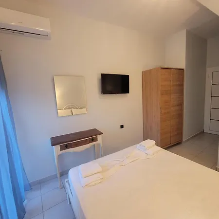 Akrotiri 3*
