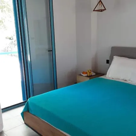 Bed & Breakfast Akrotiri 2*