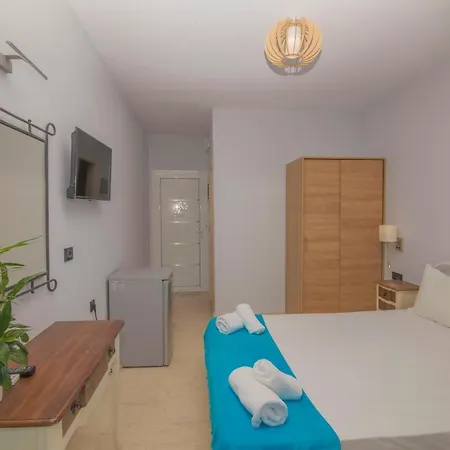 Akrotiri Нощувка със закуска (B & B)