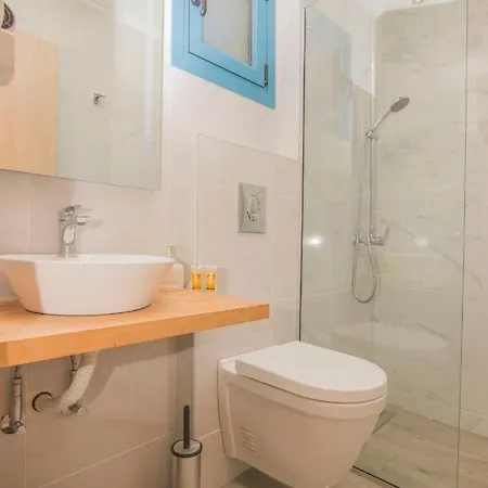 Akrotiri Нощувка със закуска (B & B) Василики