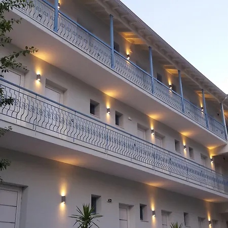 Нощувка със закуска (B & B) Akrotiri 3*