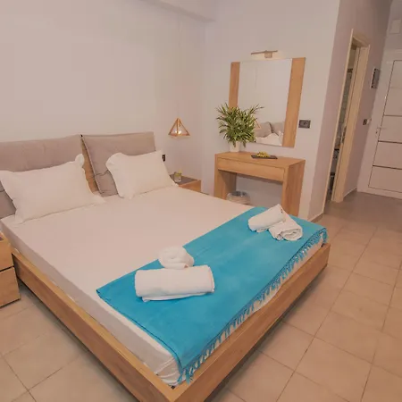 Akrotiri Нощувка със закуска (B & B) 3*