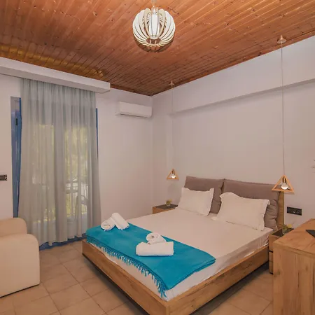 Akrotiri 3*