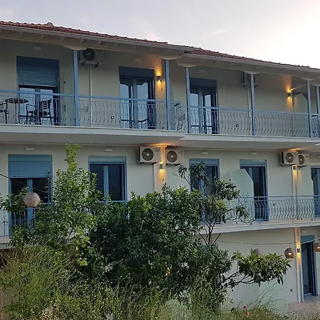 Нощувка със закуска (B & B) Akrotiri 3*