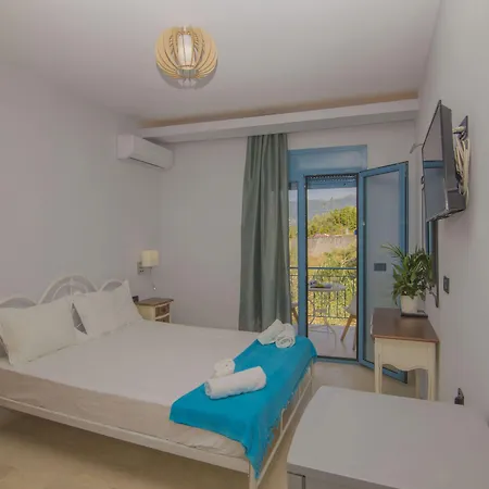 Нощувка със закуска (B & B) Akrotiri