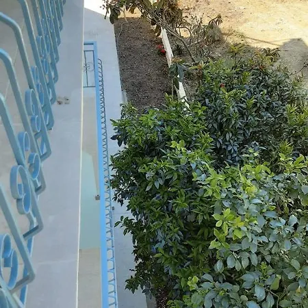 Нощувка със закуска (B & B) Akrotiri Василики