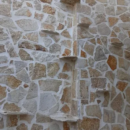 Нощувка със закуска (B & B) Akrotiri