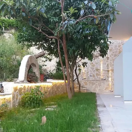 Akrotiri Нощувка със закуска (B & B) Василики