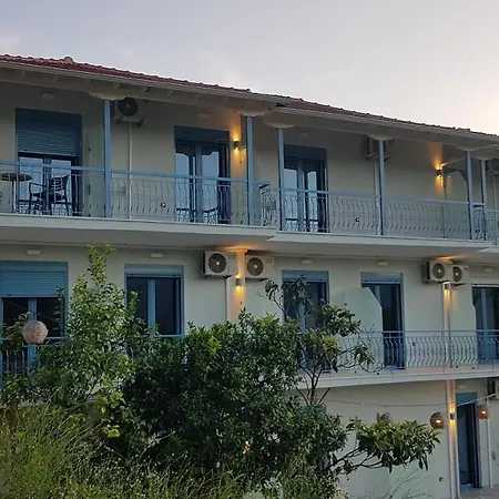 Нощувка със закуска (B & B) Akrotiri 3*