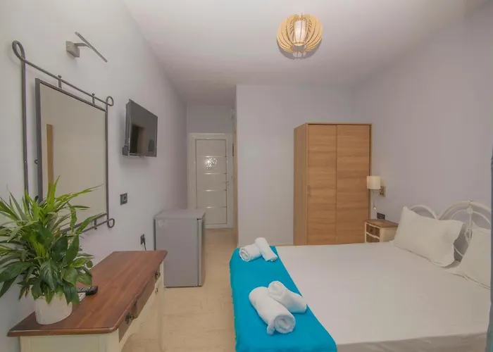 Akrotiri Bed and Breakfast